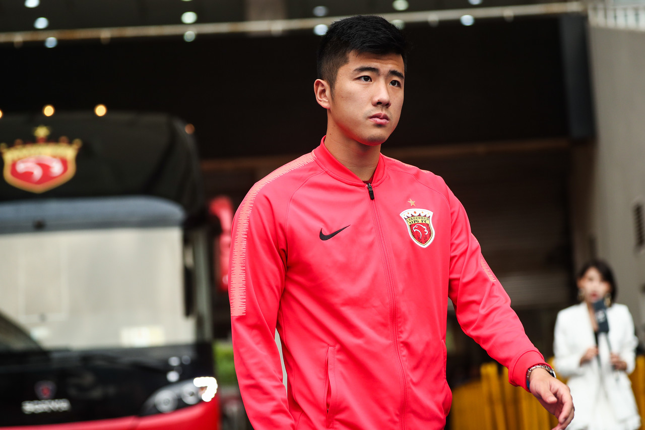 李圣龙在训练之余投身社区服务