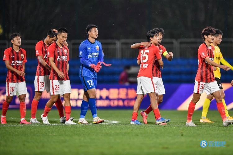 海港外援恩迪亚耶正进行隔离观察|U23球员或将在新赛季挑大梁