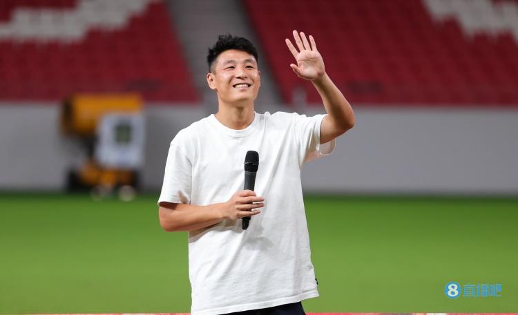 武磊成就辉煌：7次戴帽里程碑