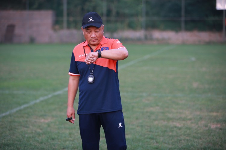 老将殷铁生点赞民间赛事