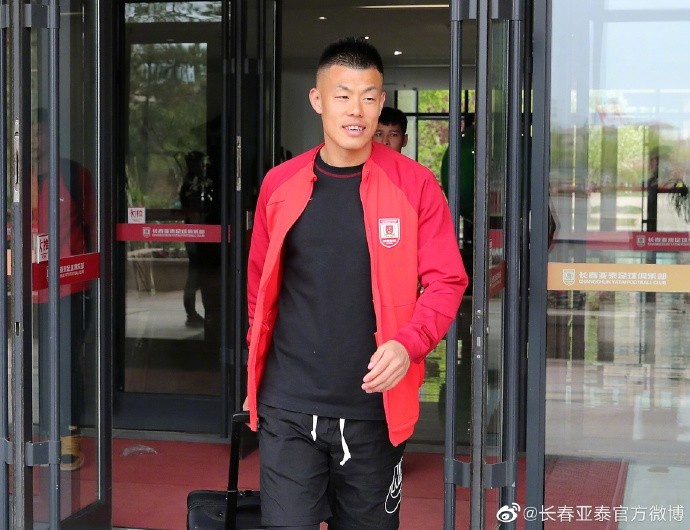 母亲节来临，亚泰远征成都蓉城