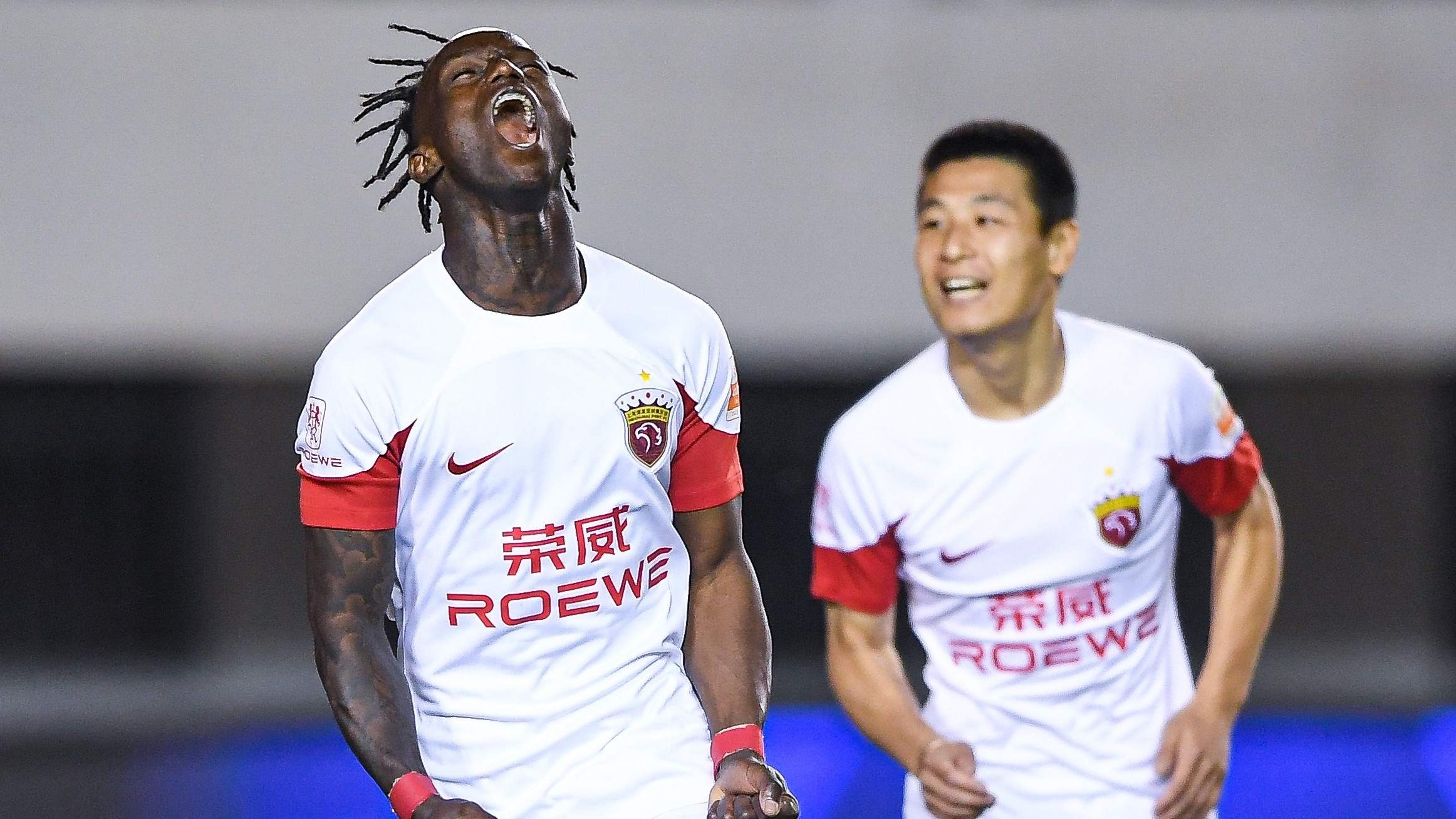 上海海港2-1逆转战胜南通支云