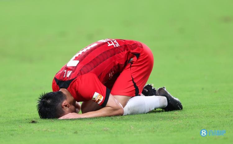 10球超越胡尔克独占鳌头
