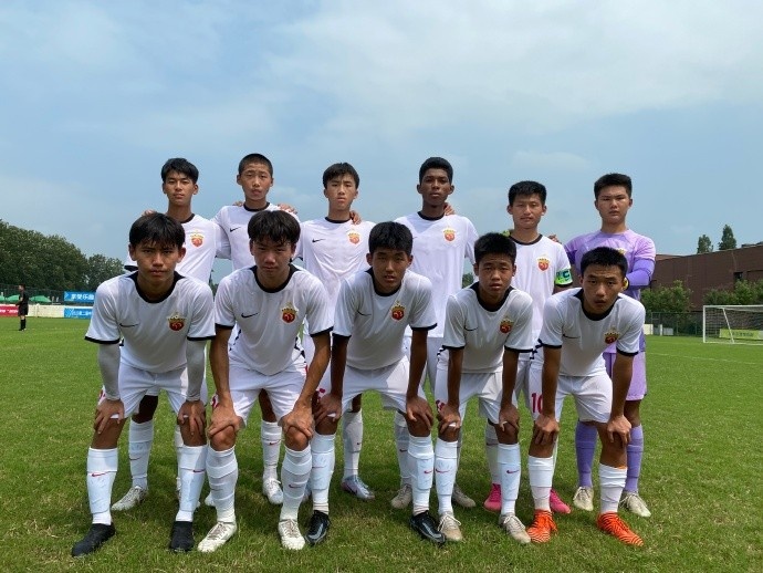 上海港U15小胜重庆八中