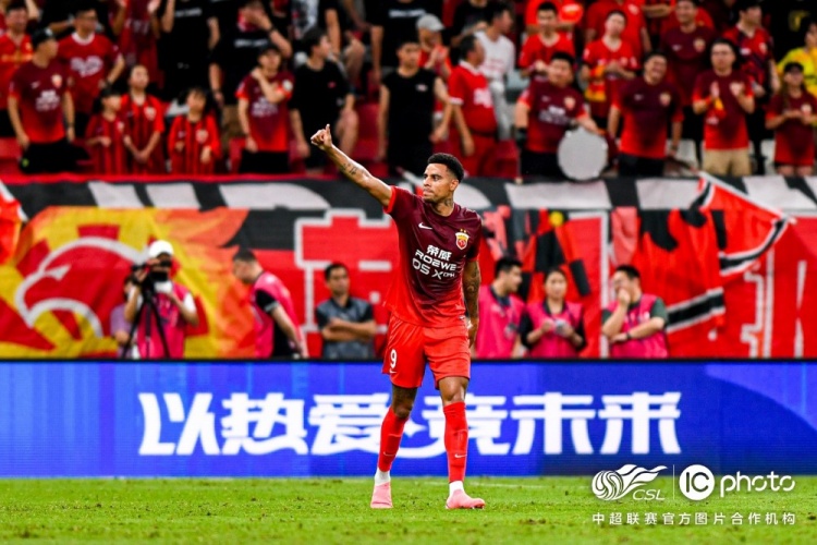 5-1！上海海港力克北京国安感谢球迷