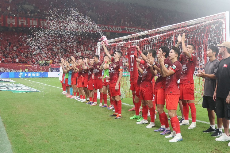 太疯狂了！海港8-1碾压平队史纪录