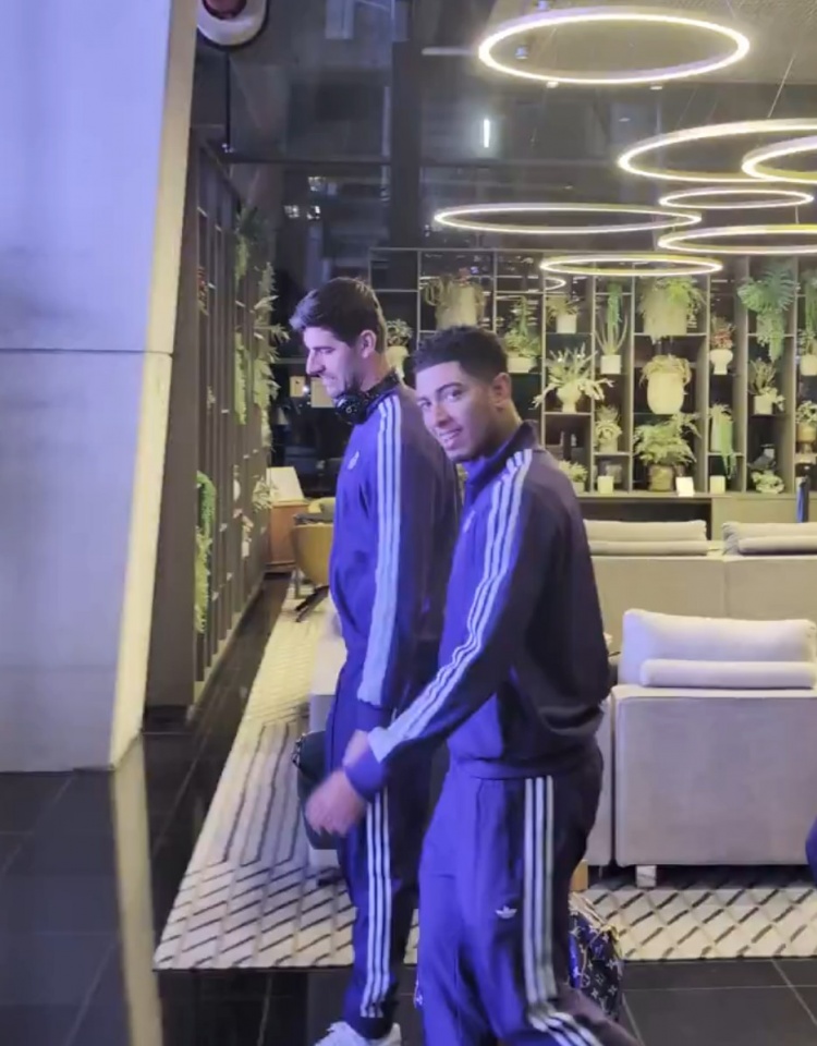 伍德戴帽引贝林盛赞森林球迷激情