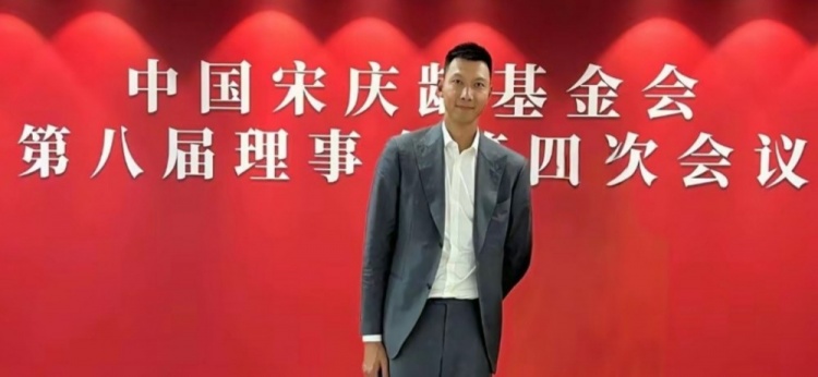 时隔半年首度亮相！大河报报道易建联公司成被执行人