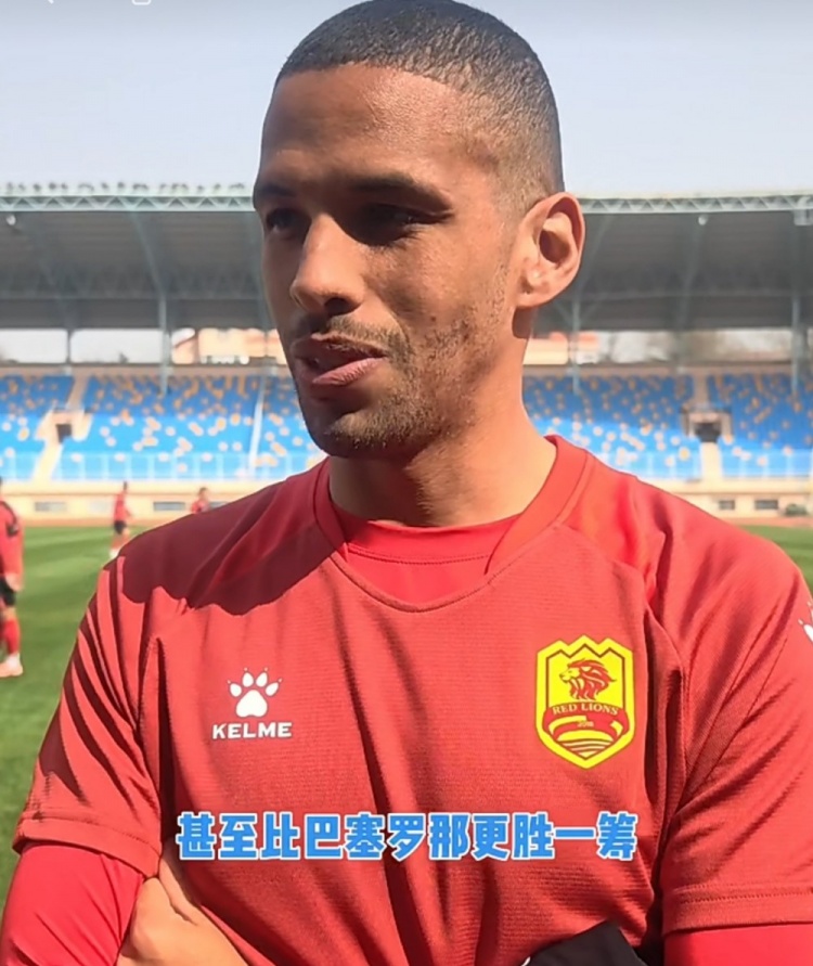父亲亦赞中国绿茵