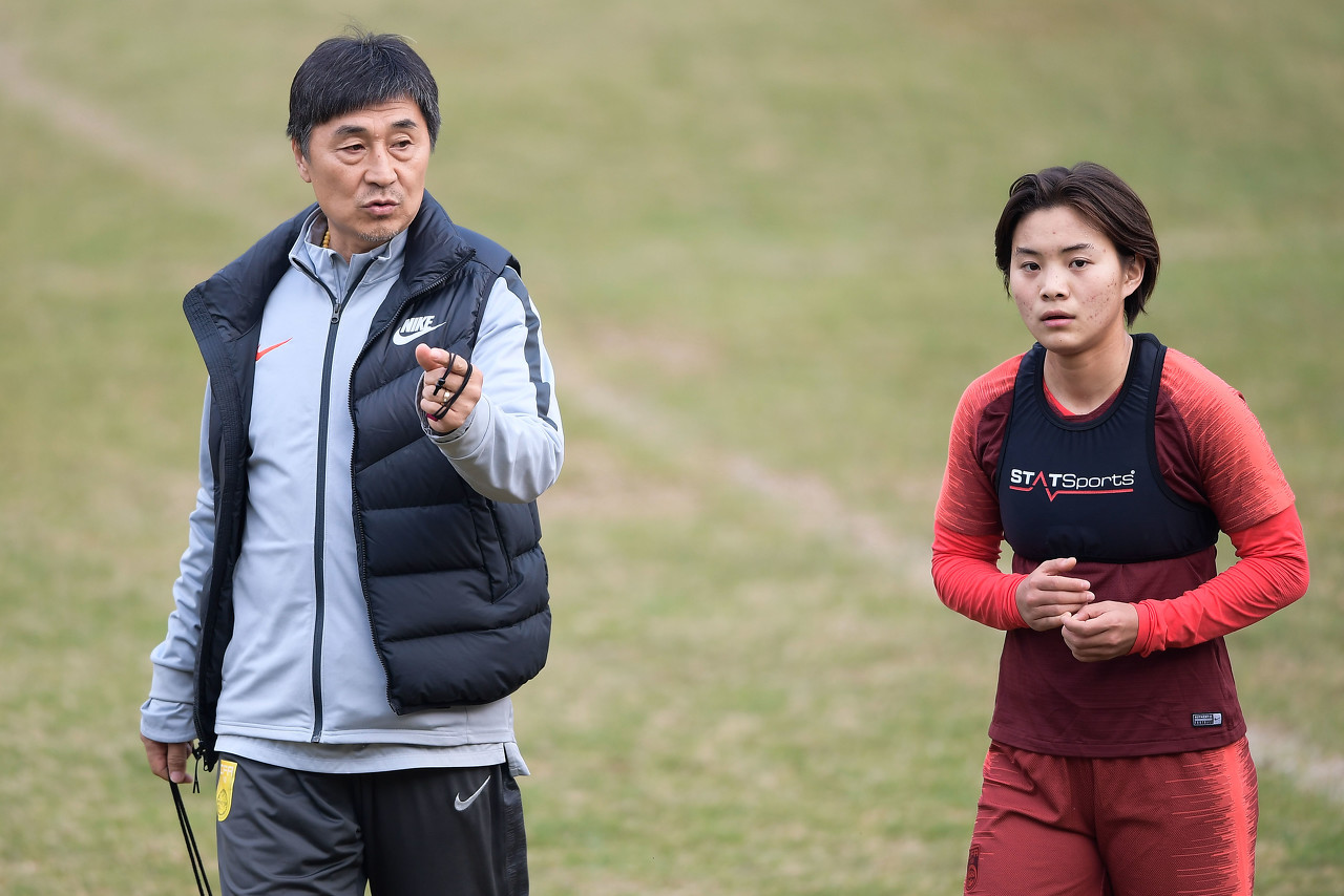 贾秀全送给王霜的茶叶不需购买