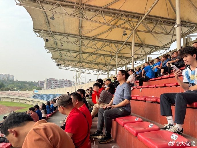 中乙赛场热闹非凡：广东铭途PK广州蒲公英吸引388名观众