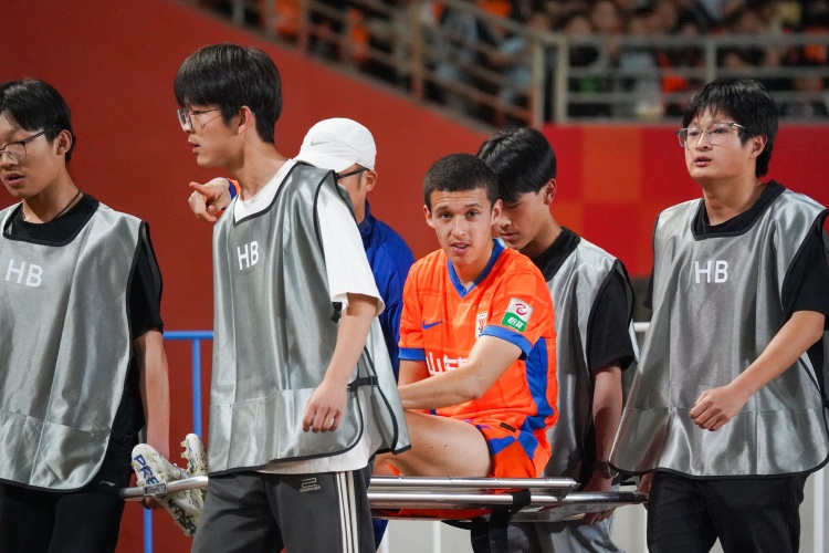 依木兰拉伤预计休战3至4场