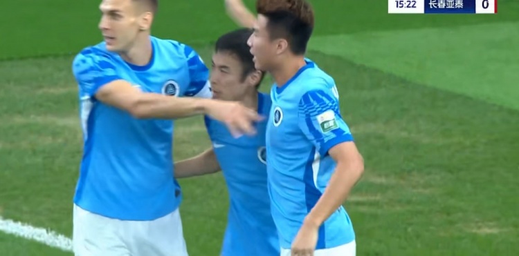 新鹏城与亚泰战成1-1平