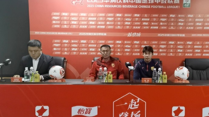 大连鲲城球员疲惫备战延吉比赛