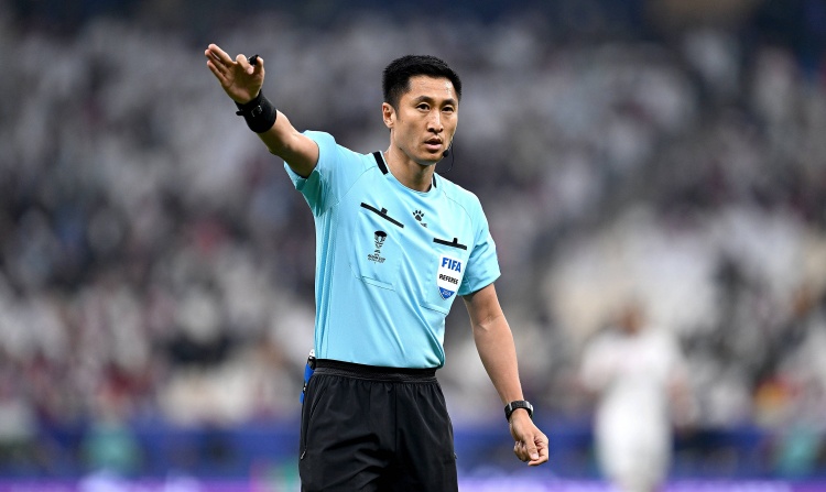 主哨亚冠的马宁 why no yellow cards?