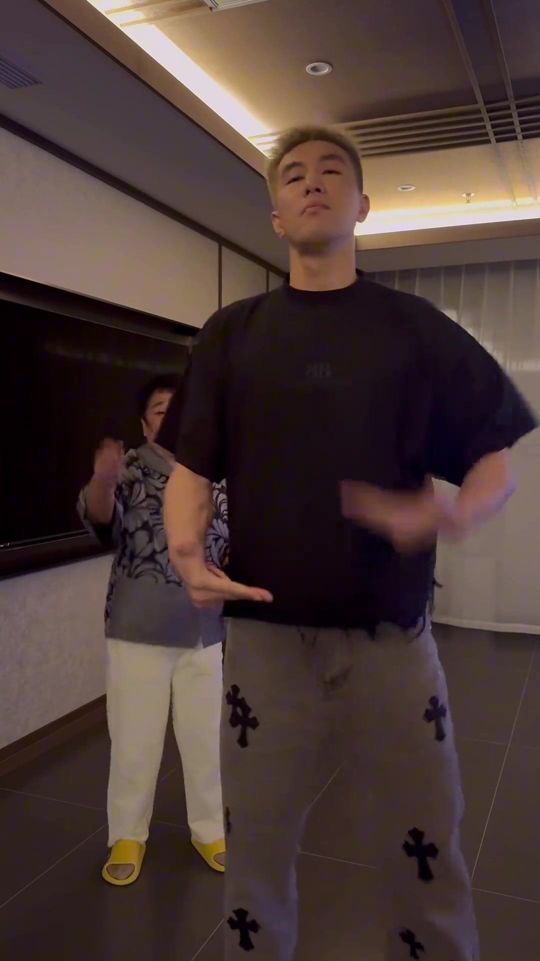 央视为何聚焦王家争议